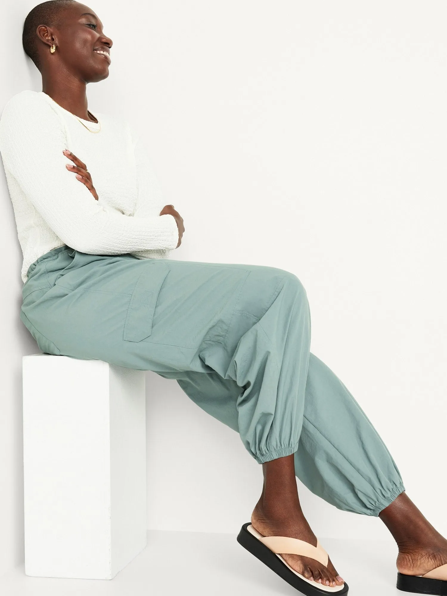 Mid-Rise Cargo Performance Pants for Women